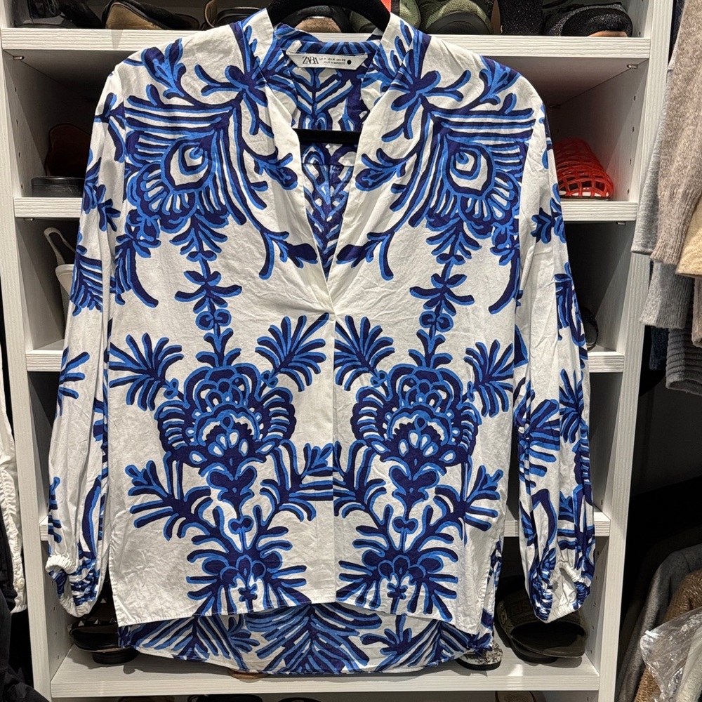 Women's Blue and White Top